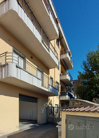 Locale uso garage o magazzino