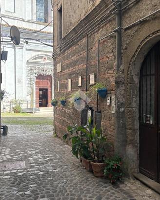 2 LOCALI A CAVE