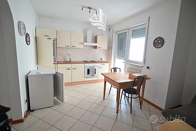 Bilocale con due balconi a Laives