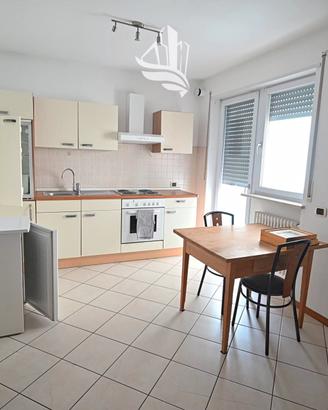 Bilocale con due balconi a Laives