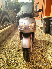 Scooter Yamaha versity 300 cc