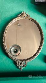 Specchio ovale vintage anni ’70 in ottone lavorato