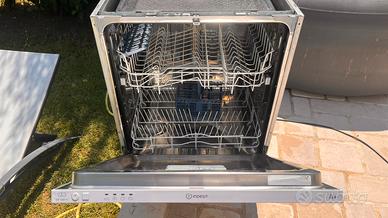 Lavastoviglie da incasso Indesit Mod. DIF 14B1 A