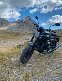 Moto guzzi V7 IV stone 2022