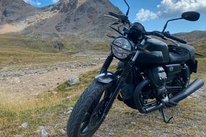 Moto guzzi V7 IV stone 2022