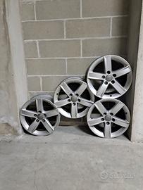 Cerchi in lega 16 pollici Audi