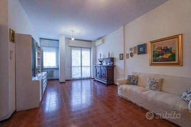 Appartamento di 135 m² con 4 locali e box auto a B