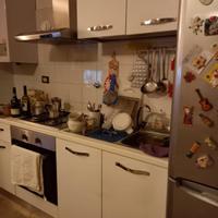 Cucina , letto , lavatrice 