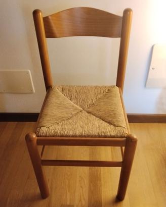 Sedie in legno con seduta intrecciata