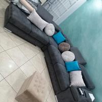 Divano in tessuto NABUK nuovissimo 