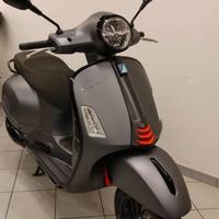 Piaggio Vespa 300 GTS - 2025