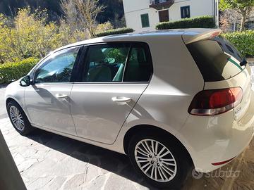 VOLKSWAGEN Golf VI 6 1.6 TDI Highline estetica R32