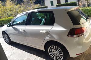 VOLKSWAGEN Golf VI 6 1.6 TDI Highline estetica R32