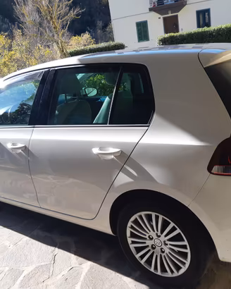 VOLKSWAGEN Golf VI 6 1.6 TDI Highline estetica R32