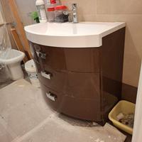 Mobiletto bagno con lavabo in ceramica