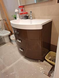 Mobiletto bagno con lavabo in ceramica