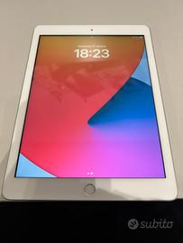 iPad 5ª generazione 32GB Grigio + cover