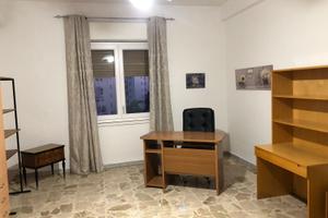 Camere singole arredate per studentesse