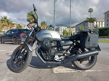 Moto Guzzi V7 Stone 3800km 2023