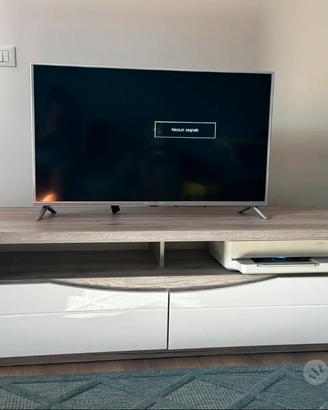 Mobile tv con cassetti e luci led