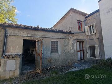 Villetta bifamiliare con terreno