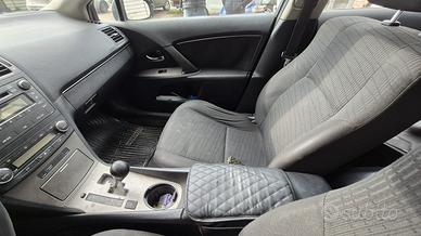 Toyota avensis 2002 diesel