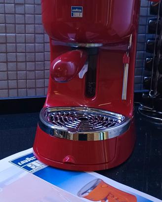 Guzzini Lavazza BLUE macchina caffè e Capsule