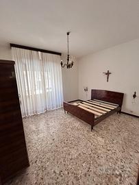 Vendita ampia casa indipendente- (no agenzia)