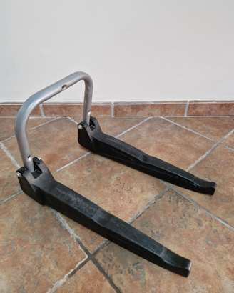 Sostegno porta reggi bici