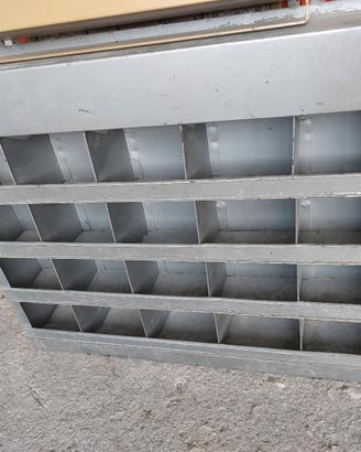 scaffale porta minuterie