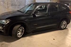 BMW x1  X DRIVE  (4x4 /  AWD )