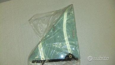 Vetro deflettore azzurrato nuovo fiat 126 dx