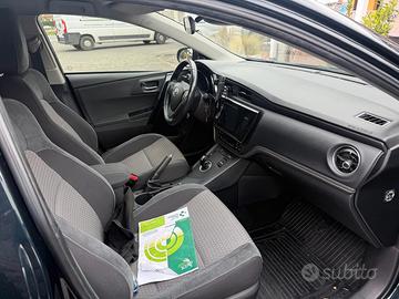 Toyota Auris touring sport ibrida