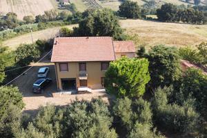 Casa di Campagna a Potenza Picena