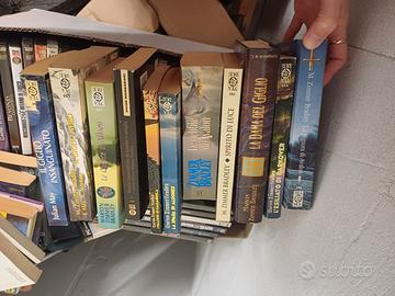 Lotto 11 libri di Zimmer Bradley e May