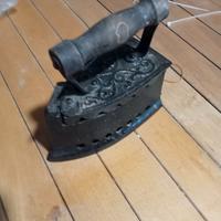 Antica Coppia di Ferri da stiro a carbone  anni 30