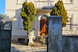 Pizzoli quadrilocale in palazzina storica