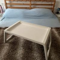 tavolino da letto Ikea