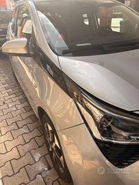TOYOTA AYGO 1.0 VVT-I X-PLAY MMT (automatico)*