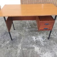 scrivania vintage 