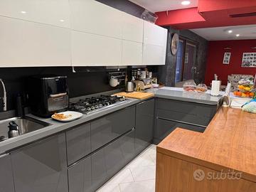 CUCINA VENETA CUCINE CON CANTINA ED ELETTRODOMESTI