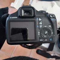 Reflex Canon 1100D con obiettivo 18-55 e accessori