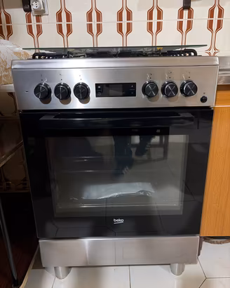 Cucina con forno