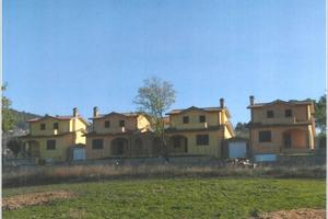 Casa indipendente di 158 m² con 5 locali e box aut