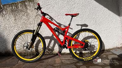 Intense Uzzi 27.5 Enduro perfetta Totem Zee MT7