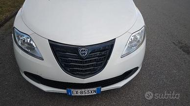 Lancia Ypsilon 1.2 69 CV 5 porte Gold