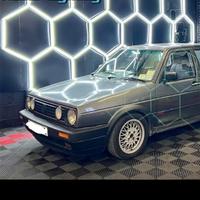 Illuminazione esagonale per grandi ambienti