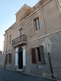 Palazzina da ristrutturare mq.190 - Tissi