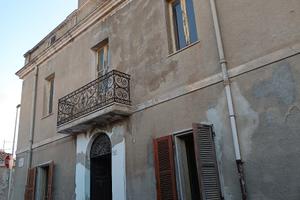 Palazzina da ristrutturare mq.190 - Tissi