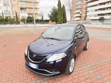 Lancia Ypsilon 1.2 GPL Ecochic Silver
